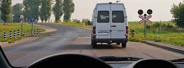 Дорожная ситуация к вопросу 11 билета ПДД №21